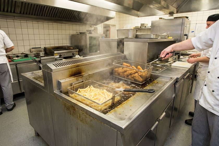 deep-fat-fryer-840x560