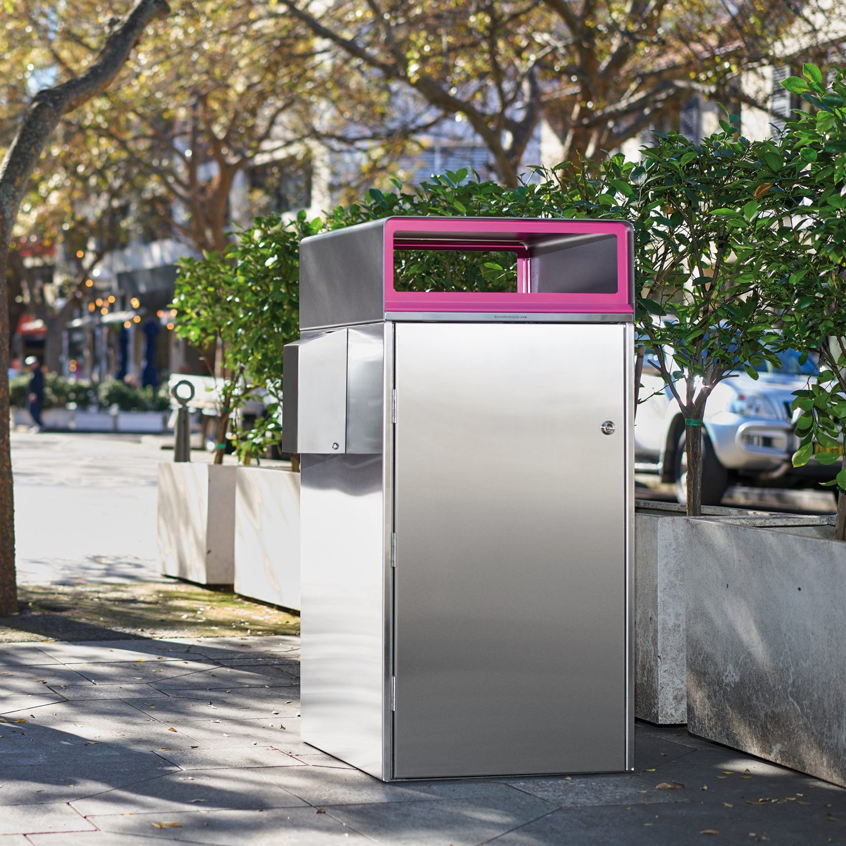 Escola-Bin-Enclosure_10_Street-Furniture-840x840