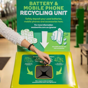 A breakdown of the recycling data shows that over 60% of the batteries collected for recycling were deposited at retail collection points, while 14% were delivered to a council collection point.